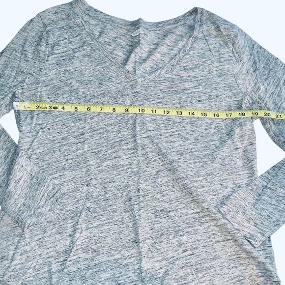 Old Navy Gray Slub V Neck Knit Shirt Sz L - Picture 3 of 5